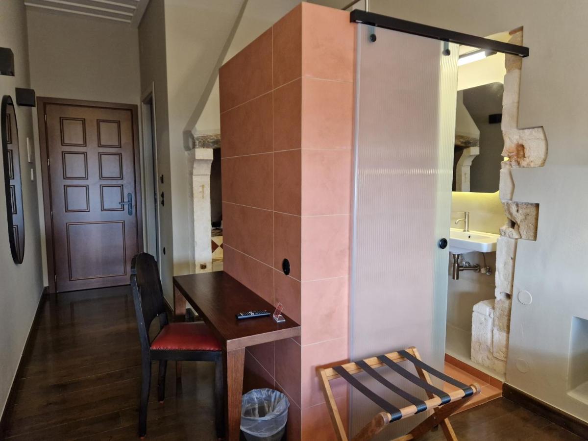 Mosaic Venetian Harbour Suites Chania  Exterior photo