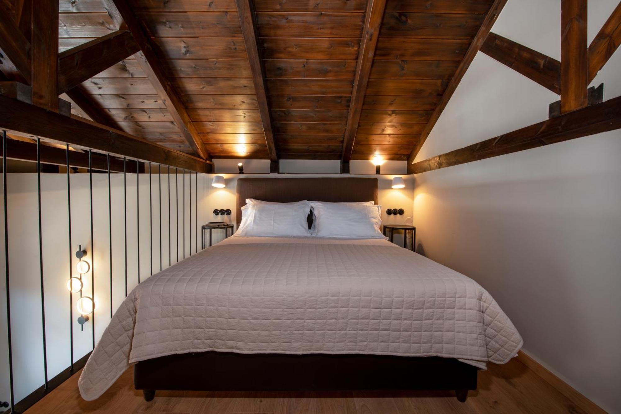 Mosaic Venetian Harbour Suites Chania  Exterior photo