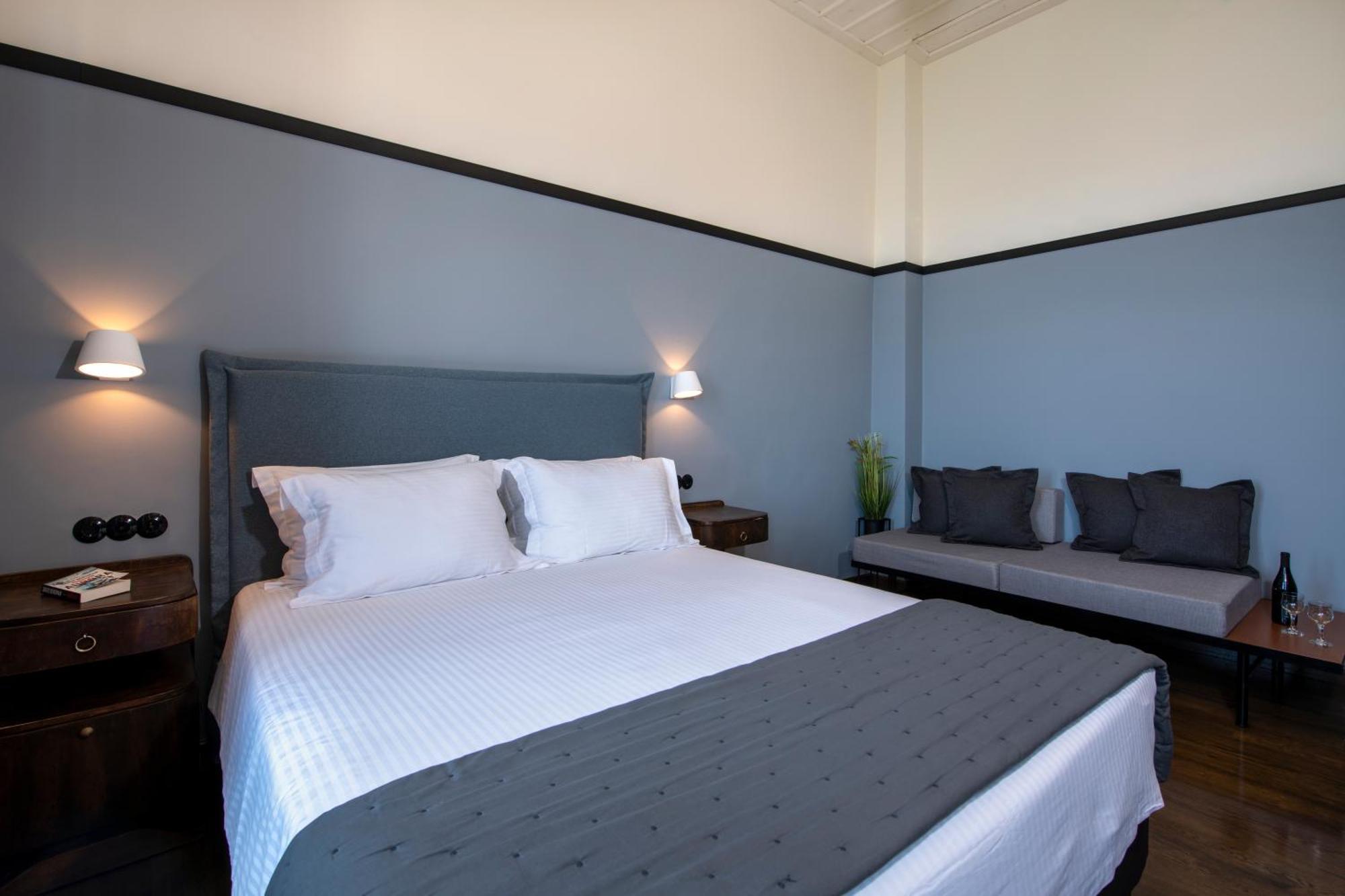 Mosaic Venetian Harbour Suites Chania  Exterior photo