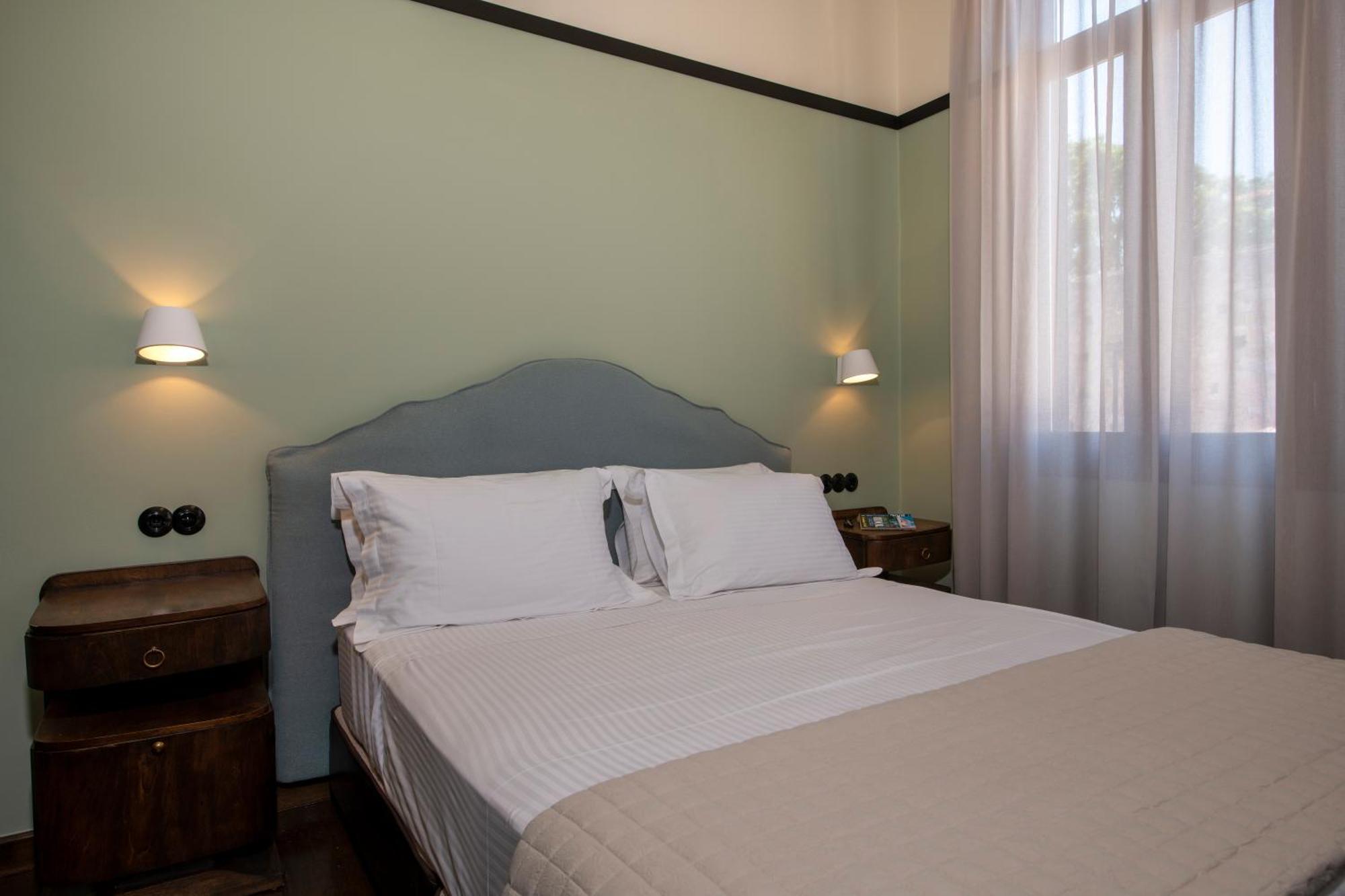 Mosaic Venetian Harbour Suites Chania  Exterior photo